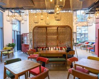 Wink Hotel Can Tho Ninh Kieu Wharf - 24hrs stay & Rooftop Pool Bar - Can Tho - Restaurant