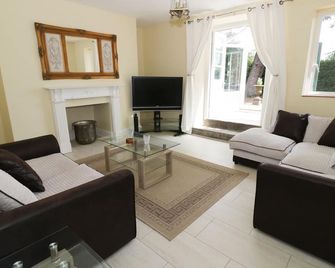 Garden View - Malvern - Wohnzimmer