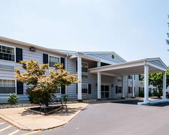 Quality Inn Solomons - Beacon Marina - Solomons - Building