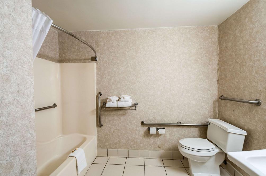 Quality Inn Solomons Beacon Marina 75 1 3 2 Solomons
