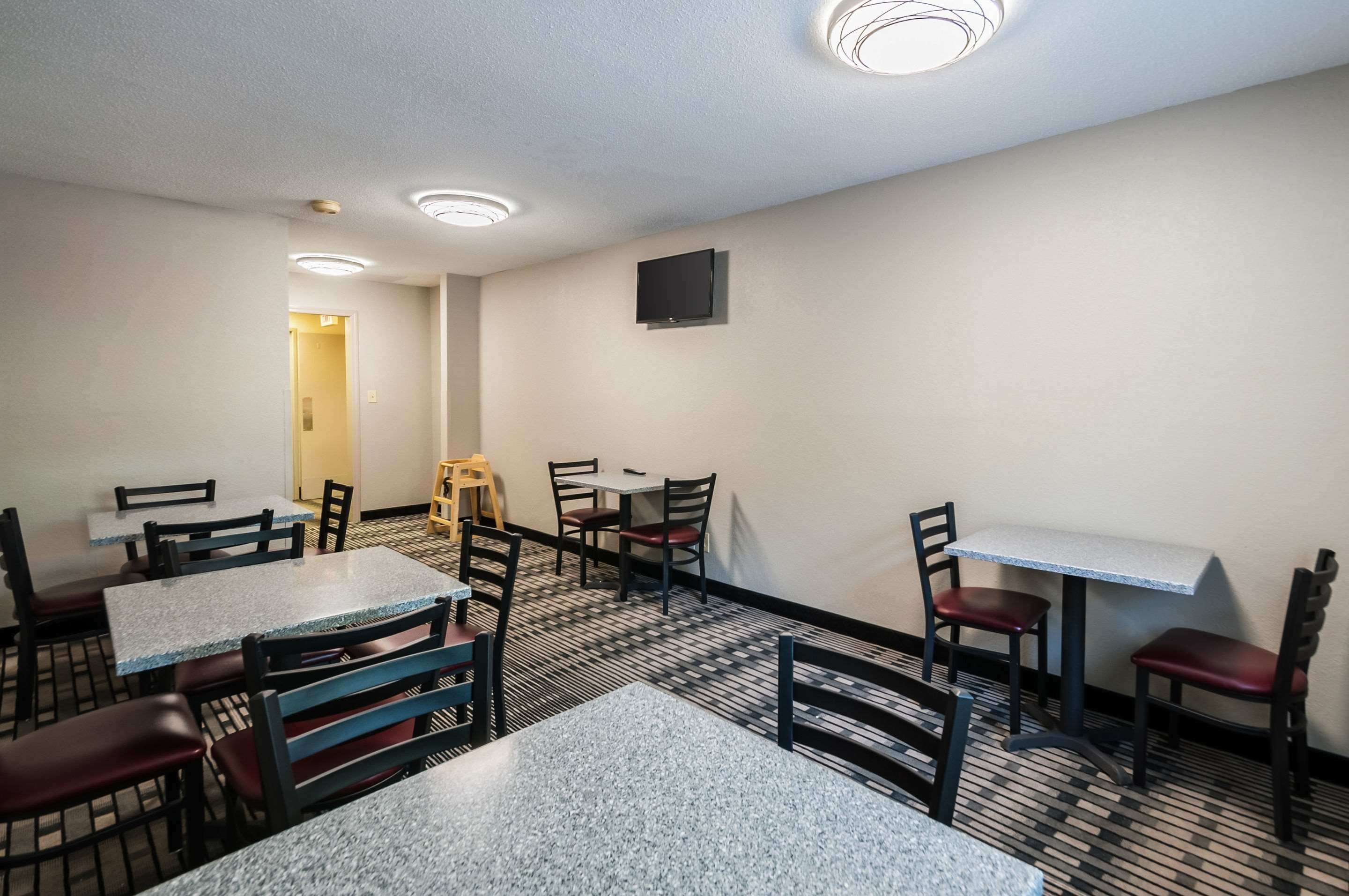 Quality Inn Solomons Beacon Marina 75 1 3 2 Solomons