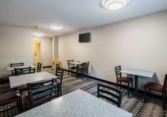 Quality Inn Solomons Beacon Marina 75 1 3 2 Solomons