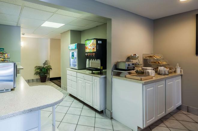 Quality Inn Solomons Beacon Marina 75 1 3 2 Solomons