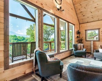 Tranquil Mountain Getaway By Ghosal Luxury Lodging - Gatlinburg