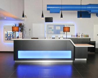 ibis budget Madrid Alcala de Henares La Dehesa - Alcalá de Henares - Front desk
