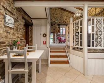 Randell's Mill - Adelaide Hills - Romantic Loft Stays - Gumeracha - Dining room