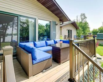 Charming Wausau Cottage On-Site Lake Access! - Wausau - Balcony