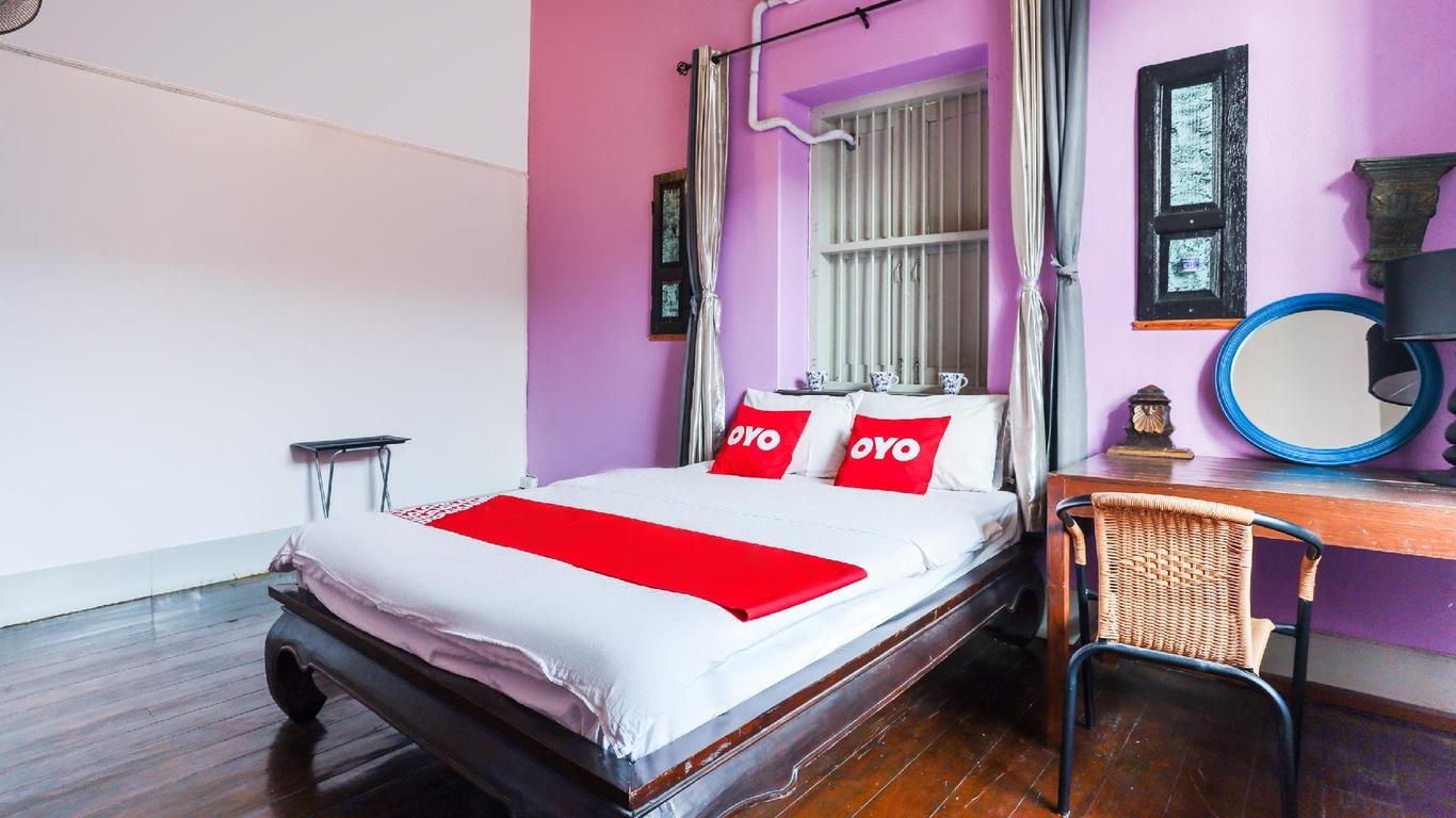OYO 554 Old Town Boutique Hostel
