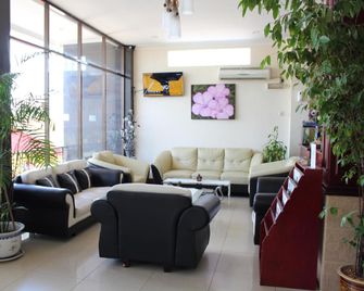 Hotel Dynasty - Tarakan - Lobby
