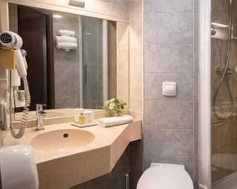 The Originals City, Hotel Macon Sud - Chaintre - Ванна кімната