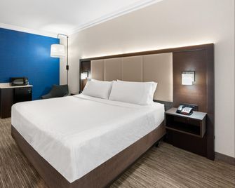 Holiday Inn Express & Suites Klamath Falls Central By IHG - Klamath Falls - Habitación