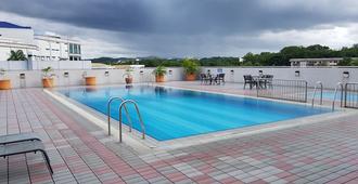 中心飯店 - Bandar Seri Begawan/斯里巴卡旺 - 游泳池