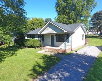Beautiful Home in a Nice Place - Clarksville - Edificio