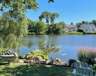 Walden on the Pond - Spring Lake - Buiten zicht