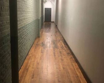 Downtown Lynchburg, Vintage Courtyard Loft, Va - Lynchburg - Hallway