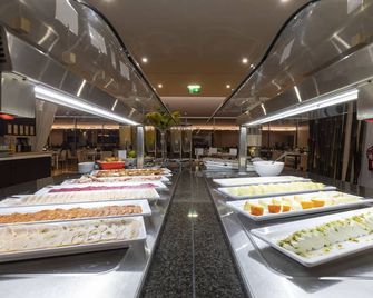 Algarve Race Resort - Hotel - Portimão - Buffet