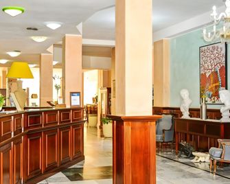 Allegra Club - Malaspina Family Village - Bosa - Receptionist