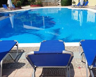 Hotel Alexandros - Nikiana - Pool