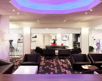 Novotel Fontainebleau Ury - Ury - Lounge