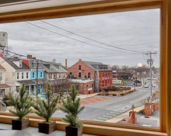 Sweet Lancaster Apt. A - Lancaster - Balcony