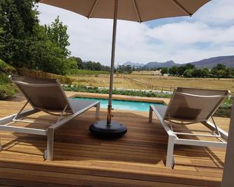 Tempel Wines - Paarl - Piscina