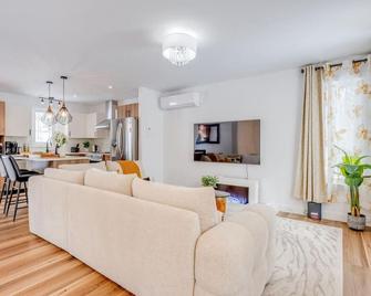 Amira / Nature Retreat / Hiking - Brownsburg-Chatham - Wohnzimmer