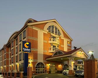 Comfort Inn & Suites Laguardia Airport - Queens - Edificio