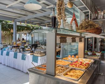 W Suites by Estia - Stalida - Buffet