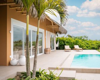 Las Tanusas Retreat & Spa - Puerto Cayo - Piscina