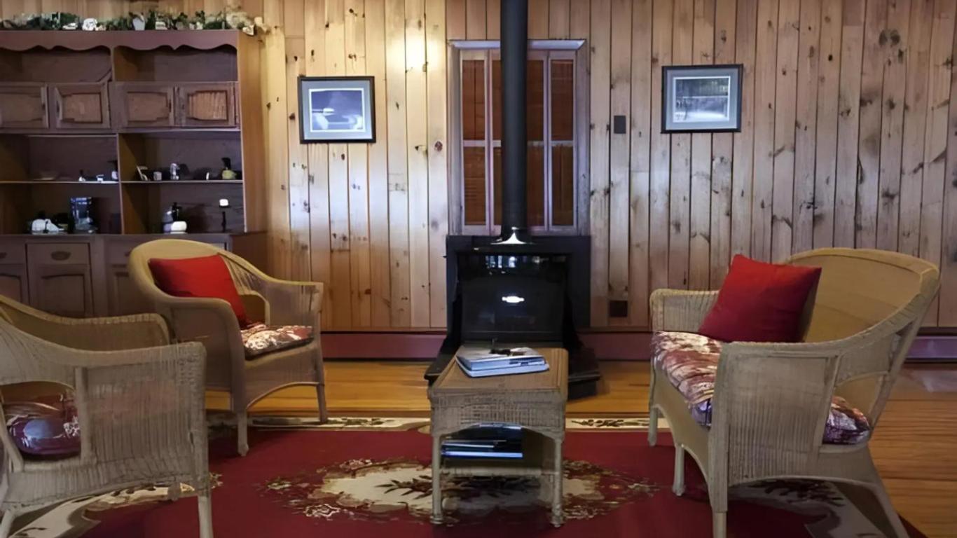 Alamoosook Lakeside Inn Orland