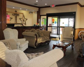 Truckerz Inn - Jacksonville - Wohnzimmer