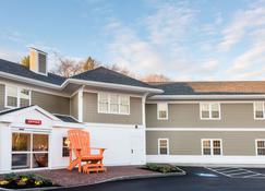 Howard Johnson by Wyndham Quincy/Boston - Quincy - Building