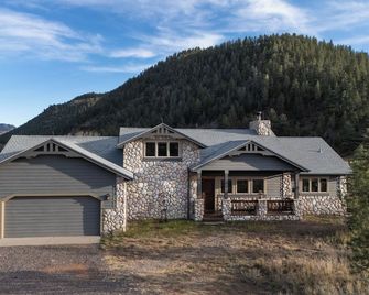 Beautiful Home on 40+ Acres on South Platte River - Pine - Edificio