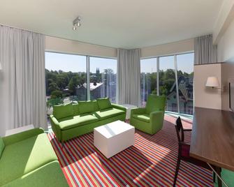 Park Inn by Radisson Meriton Conference&Spa Tallin - Tallinn - Living room