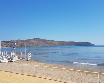 Marita's Apartments - Agia Marina - Plage