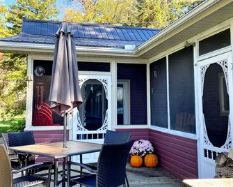 Breathtaking views at Cardinal Lakehouse, Gananoque (Eastern Ontario) - Kingston - Patio