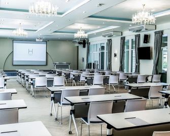Bangsaen Heritage Hotel - Chonburi - Møterom