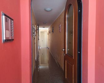 Very central but quiet apartment with parking space and beach umbrella - Lignano Sabbiadoro - Couloir