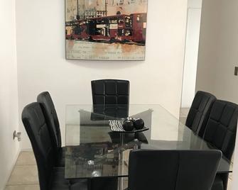 Amplio y Cómodo Departamento Full Amoblado a Pasos de Chinchorro , Mall - Arica - Comedor