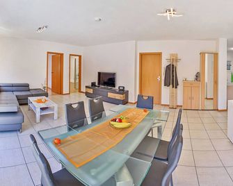 Herzlich Willkommen in der Firstbergperle in Sonniger und Ruhiger Hanglage - Triberg - Dining room