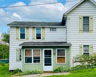 Unit 2 of Cozy Duplex steps from Main St - Davis - Gebäude