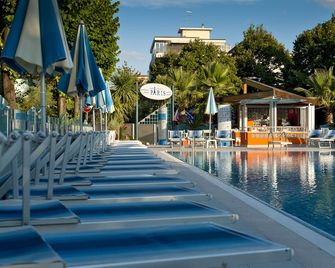 Hotel Paris Resort - Bellaria-Igea Marina - Piscine