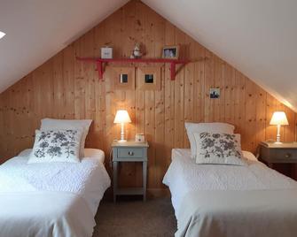 Wooden dwelling house for weekends and holidays - Chaon - Habitación