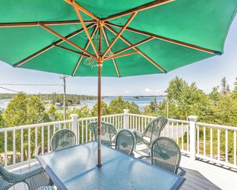 Sunset House: Rustic Maine Cottage Perched High Above Fishing Village with Harbor Views - Port Clyde - Balcony