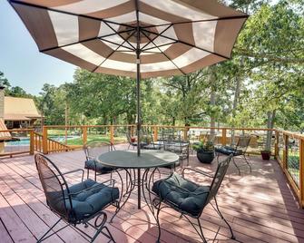 Charming Texarkana Home Lake and Pool Access! - Texarkana - Balcony