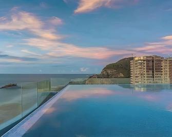 Premier Pearl Hotel Vung Tau - Vung Tau - Πισίνα
