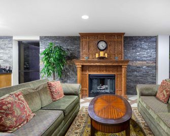 Baymont by Wyndham Elkhart - Elkhart - Sala de estar