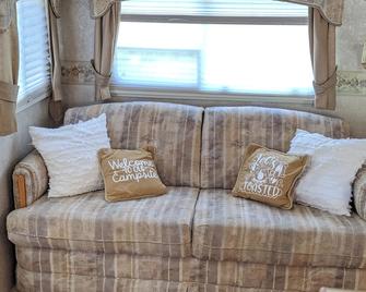 Byo Happy Camper - New Market - Living room