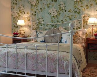 La Colline de Tilleul - Stunning cottage with pool near Aubeterre 4 Star Rated! - Saint-Romain - Bedroom