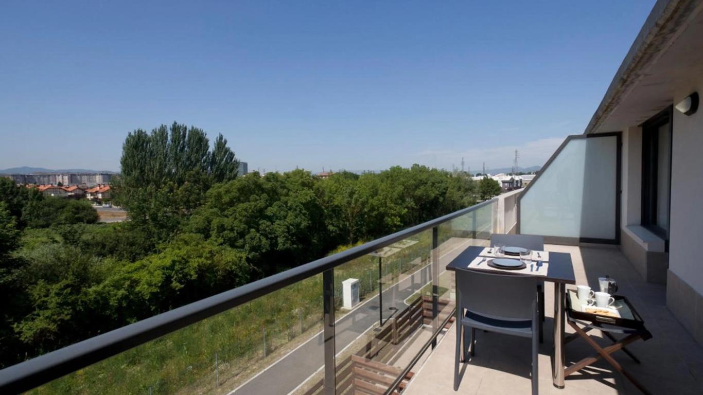 Aparthotel Jardines de Aristi